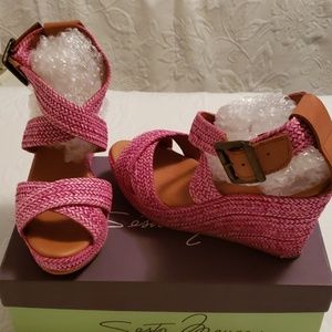 Women's NWT size 8 Sesto Meucci Fushia wedge